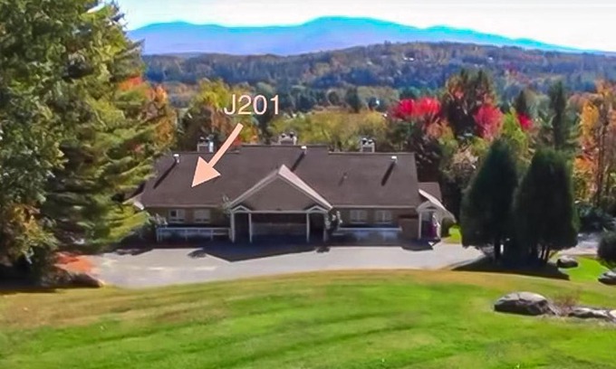 Stowe Area Apartment | Mountainside Resort V: Family-Friendly Retreat with Pool