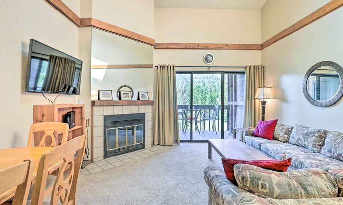 Frisco Condo | Elevated Mountainside Royalview Condo: Pool & Hot Tubs