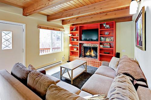 Intermountain Apartment | Mountainside Retreat with Hot Tub and Family Fun