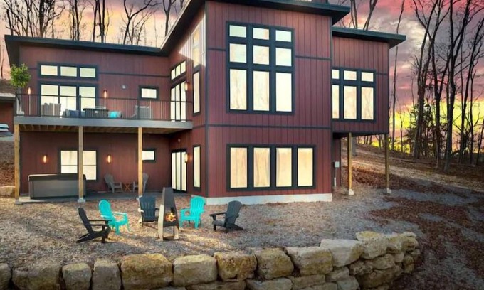 Innsbrook House | Experience Mountaintop Living with Unmatched Views and Amenities