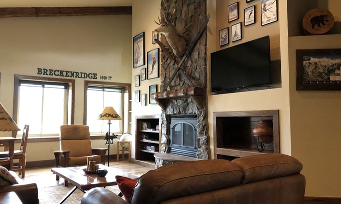 Breckenridge Condo | MountainTown Chalet: Ideal Location with Spa and Pool