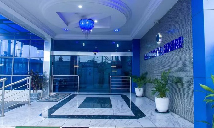 Lagos Hotel | Delightful MountRoyal Centre Hotel with Pool and Restaurant