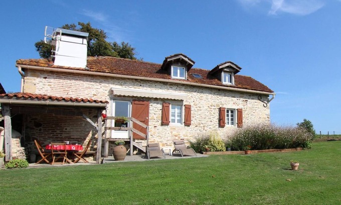 Labastide-Villefranche House | Experience Moura - Top Rated Hotel with Family-Friendly Amenities