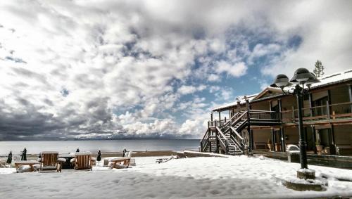 Tahoe Vista Resort | Inviting Mourelatos Lakeshore Resort with Private Beach Access