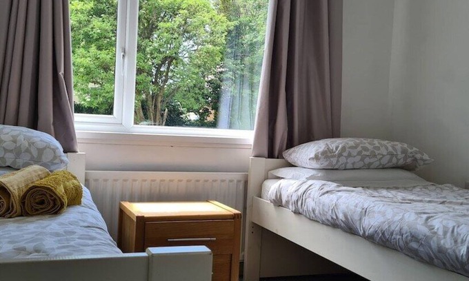 Newcastle House | Mourne Hikers' Cottage - nestled at the foot of the Mournes, just 5 minutes from Newcastle beach
