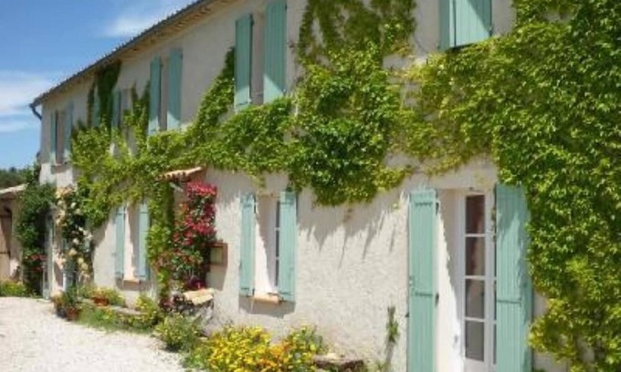 Moustiers-Sainte-Marie Cottage | Serene Apartment in Moustiers Sainte Marie with Pool & Kitchen