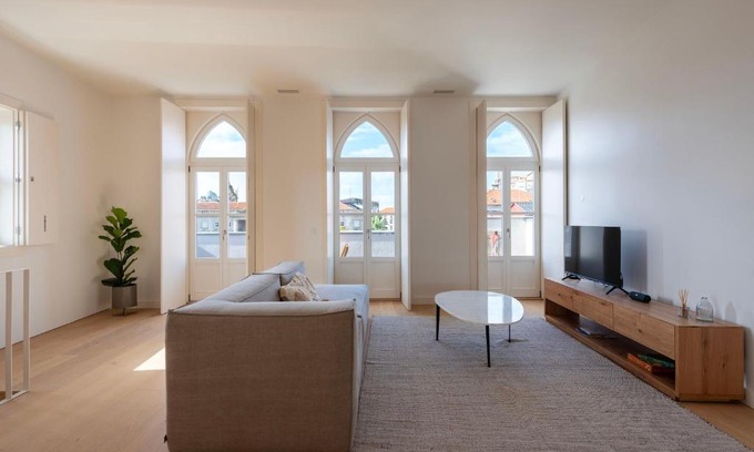 Sao Nicolau Apartment | Experience Comfort at Mouzinho 32: Guest Rated 9.7/10