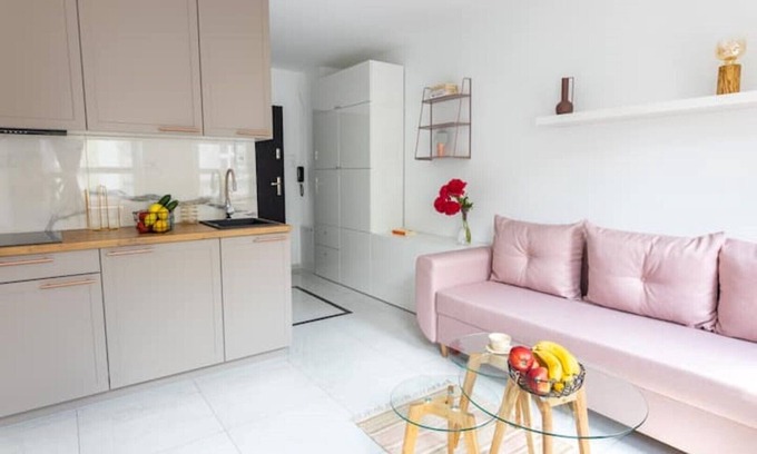 Psie Pole Apartment | Chic Studio Retreat Ideal for Families in Peaceful Location