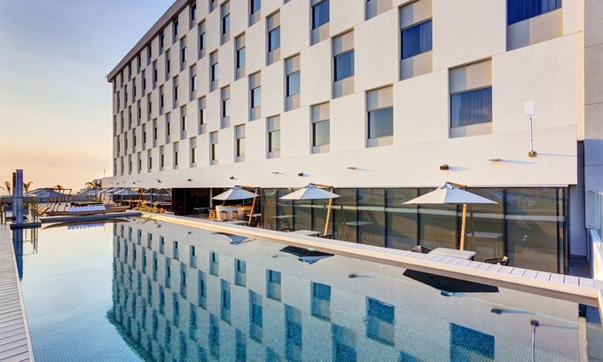 Riomar Hotel | Experience Comfort at Movich Buró 51 with Pool & Spa