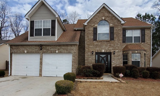 Fairburn House | Moving to a long term rental and selling furniture. Contact me if interested.