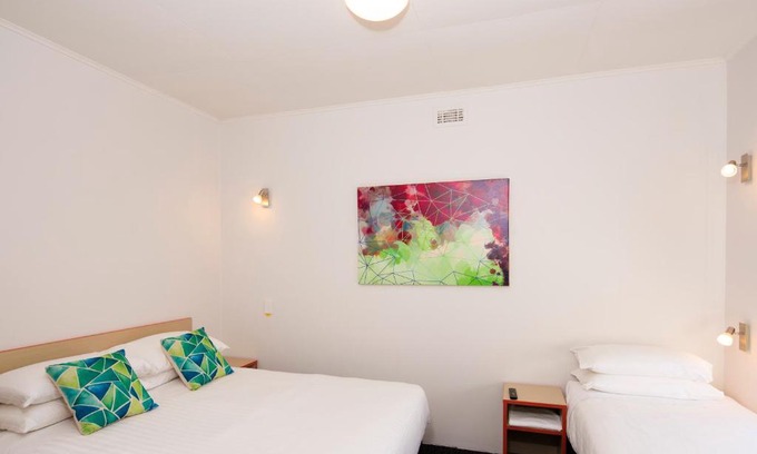 Mowbray Hotel | Ideal Mowbray Hotel with Breakfast and Family-Friendly Services