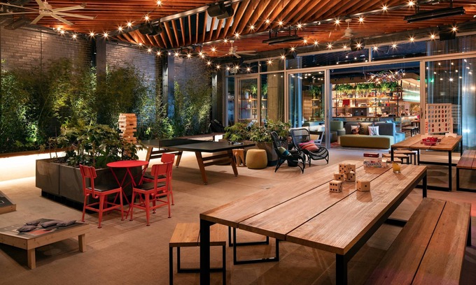 The Drag Hotel | Discover Moxy Austin - University: Spa & Family-Friendly Stays