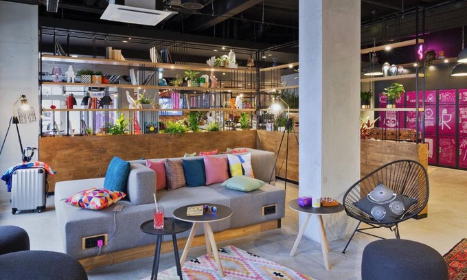 Gesundbrunnen Hotel | Discover MOXY Berlin: 4-Star Stay with Pet-Friendly Perks