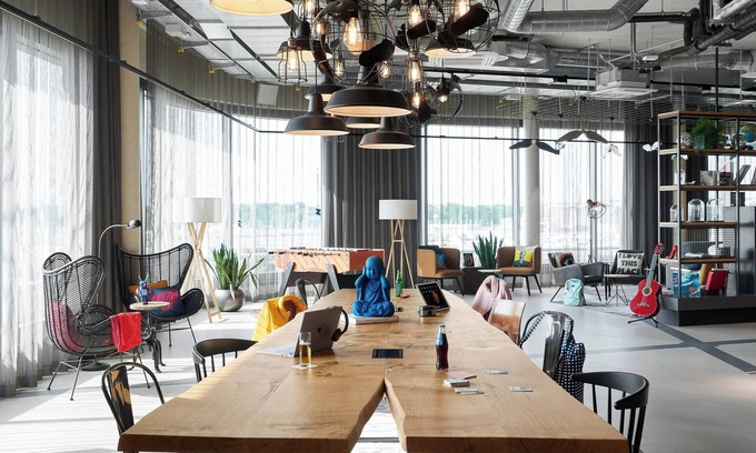 Grengel Hotel | Discover Moxy Cologne Bonn Airport: Top-Rated Amenities Await