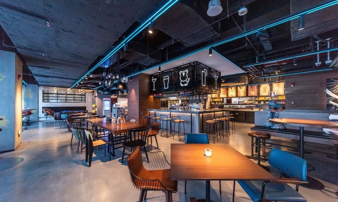 Beilin Hotel | Exceptional Moxy Xi'An Beilin: Family-Friendly Comfort