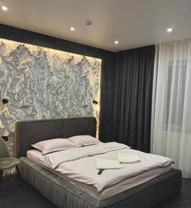 Rivne Hotel | Relax at the Mini-Hotel Neptun with Pool & Hot Tub