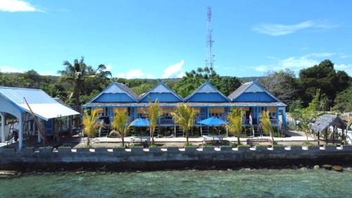 Moyo Resort | Oceanfront Moyo Island Resort with Breakfast & Ocean Views