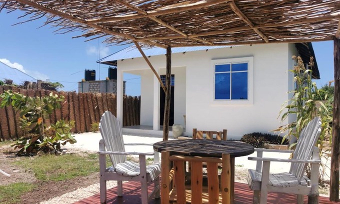 Makunduchi Villa | Relax at Moyo wa Bahari House: 4-Star Stay with Breakfast