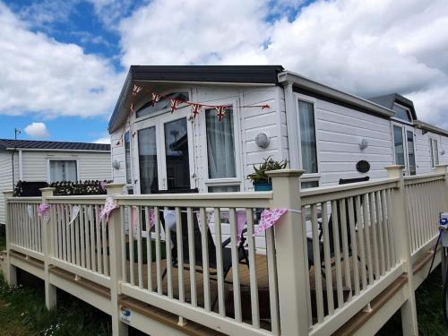 Camber Resort | Guest Rated 10/10 - Parkdean Resorts, Camber Sands Getaway