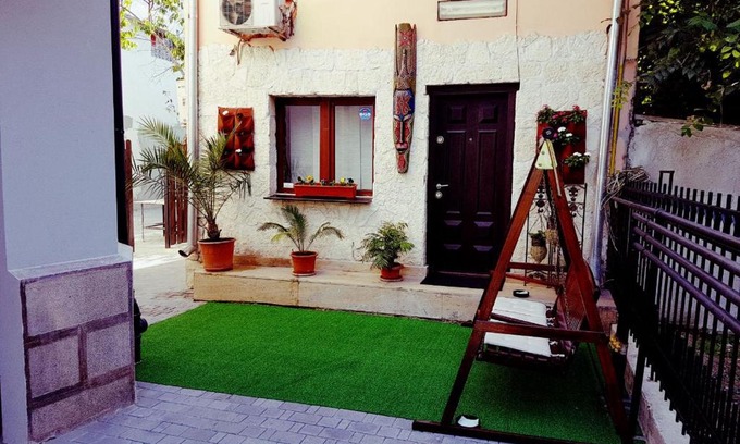 Kiseleff Bed & Breakfast | Budget-Friendly Mpoint Motel with Breakfast & Kitchen Access