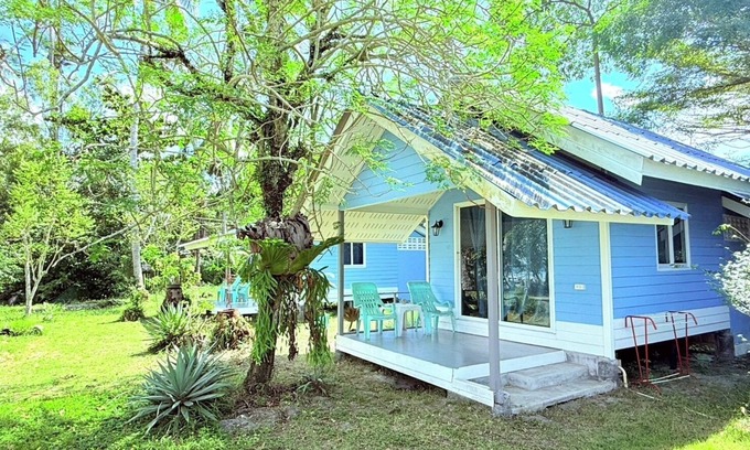 Ko Mook House | Mr. Yong Tour & Homestay: Ocean View with Breakfast Included