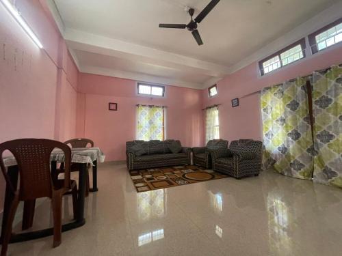 Jorhat Apartment | Family-Friendly Fun at MriMan Homestay: Rated 7.6/10