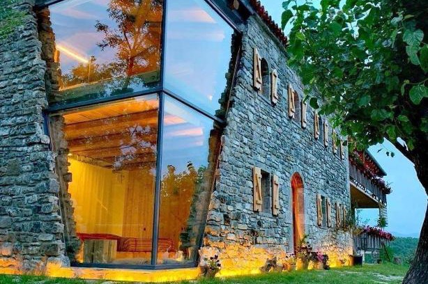 Sakës House | Experience Mrizi i Zanave Agroturizëm: Pet-Friendly Retreat