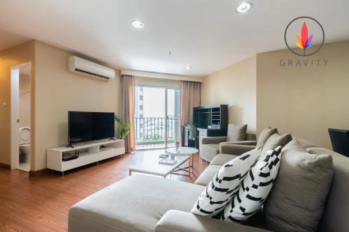 Ban Pho Apartment | Convenient Stay Near MRT Rame9 & Jodd Fairs Night Market