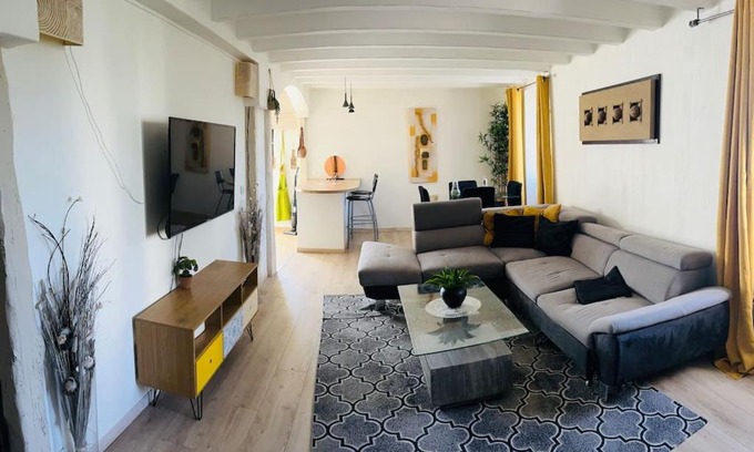 Corbeil-Essonnes Apartment | Discover MS Duplex: Child-Friendly with Great Reviews!