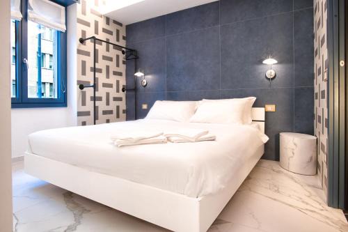 Ponte Seveso Apartment | Elegant Ms Marple Suite Near Central Station - Pet Friendly