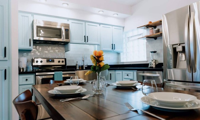 Encanto House | Midtown Phoenix Condo with Pools & Spa - Guest Rated 9.6