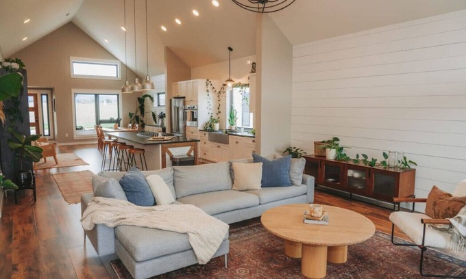 Bozeman House | Explore MSU Access: Family-Friendly with Bohemian Flair