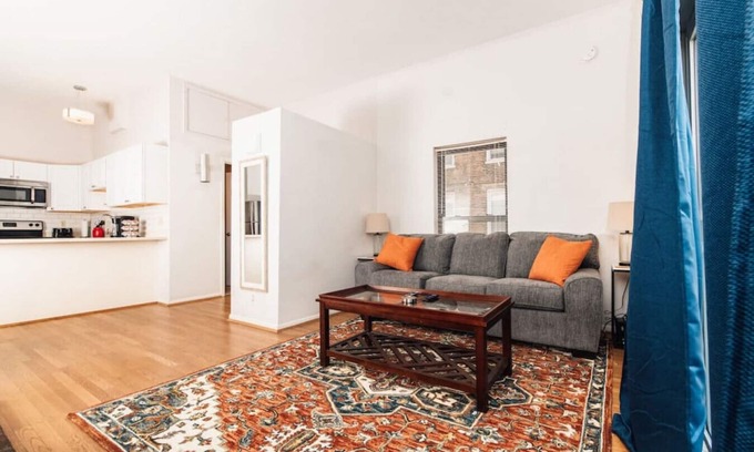 Mount Adams Apartment | Ideal Mt. Adams 2BR Retreat Near Monastery with Breakfast