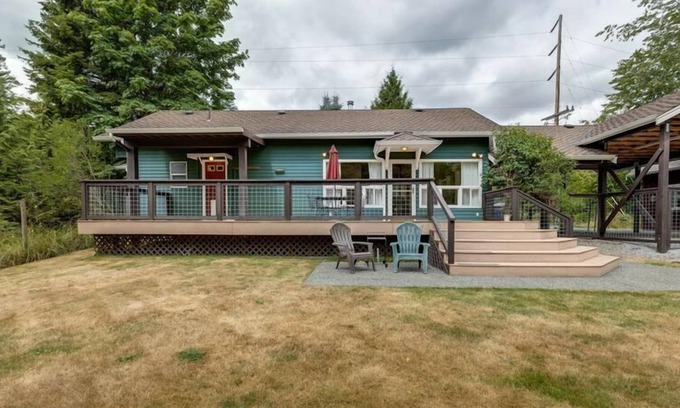 Whatcom County House | πΆβ€β Mt. Baker Hwy Cabin #8 - WiFi - Pets Ok - A/C - BBQ ββ€πΆ