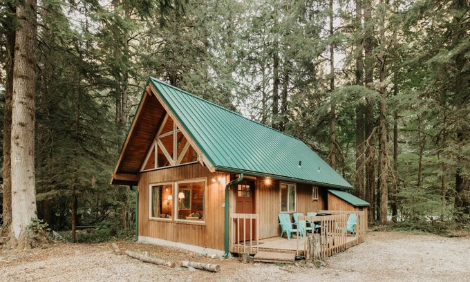 Maple Falls House | Mt Baker Lodging Cabin 24 - Sleeps 4!
