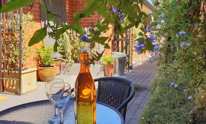 Mount Barker Apartment | Outstanding Mt Barker Stay at FrostWood House with Pool