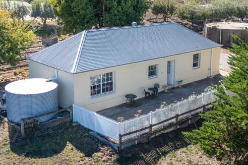 Mount Barker House | Pet-Friendly Retreat at Mt Barker Nina's Cottage - 4 Stars