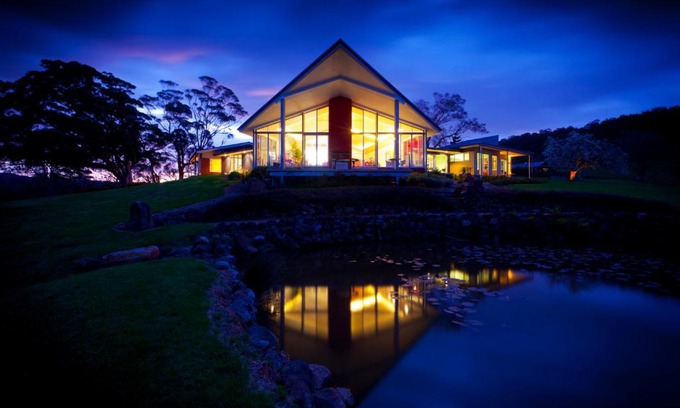 Broughton Vale House | Relaxing Mt Hay Retreat: Oceanfront with Private Pool