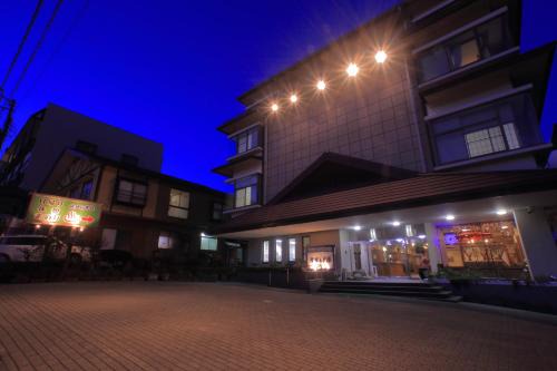 Nihommatsu Hotel | Experience Comfort at Mt. Inn with Hot Tub & Breakfast