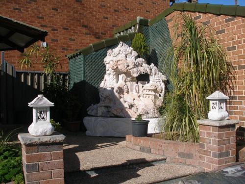Mount Kuring-gai Hotel | Cozy Mt Kuring-Gai Motel with Breakfast & Family Amenities