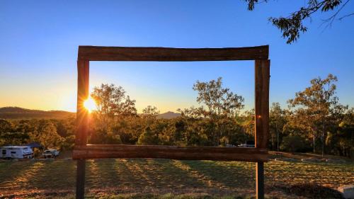Mount Larcom Resort | Pet-Friendly Retreat at Mt Larcom Tourist Park - 9/10 Rating