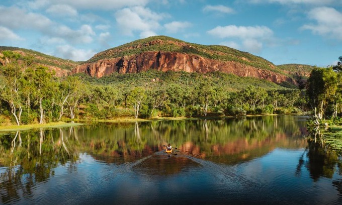 Mount Mulligan Hotel | Experience Mt Mulligan Lodge: 5-Star Stay with Pool & Breakfast