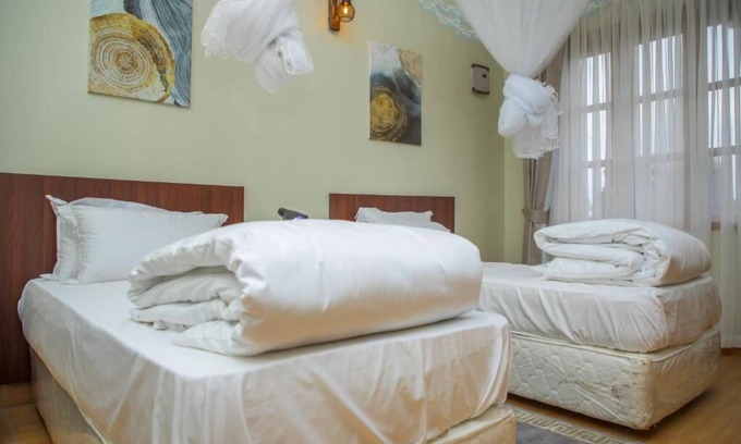 Kitojo Hotel | Relax at Mt. Rwenzori Golf Resort & Spa with Family-Friendly Amenities