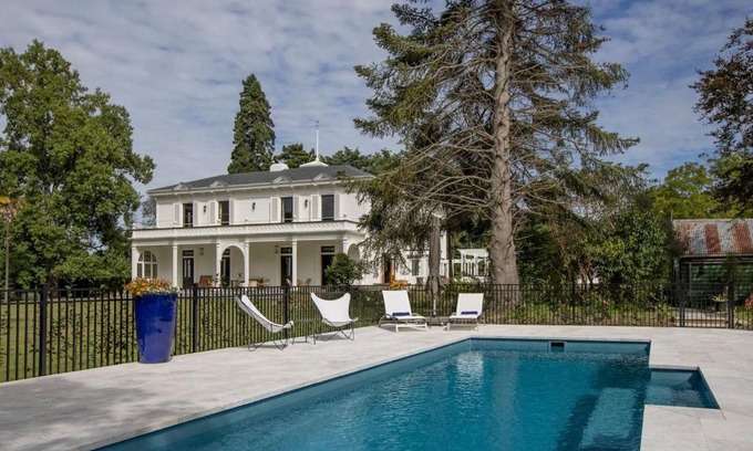 Waipukurau Villa | Experience Mt Vernon Villa: Oceanfront Bliss Awaits You