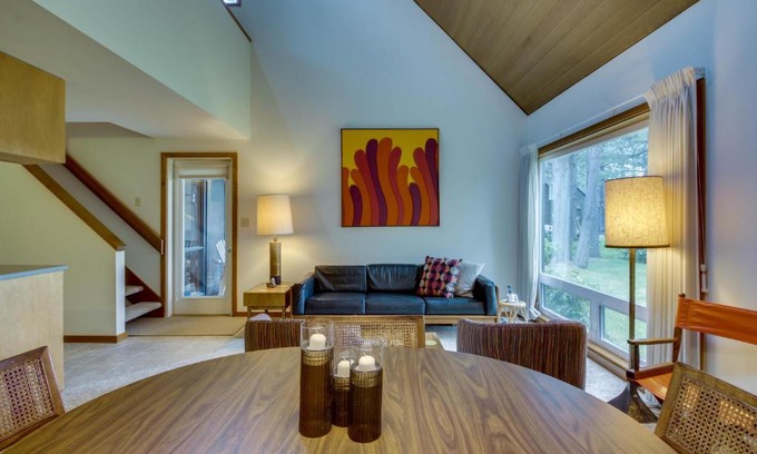 Overlook Park Apartment | Pet-Friendly Mt View Condo 22 | Family Fun in Sunriver