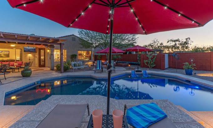 Gold Canyon House | Gold Canyon Retreat: Scenic Mountain Views & Top Amenities