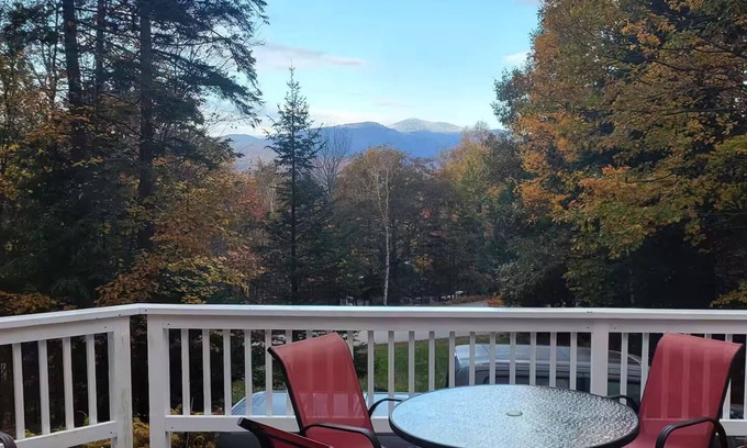 Jackson House | Mt. Washington View~Min to Skiing~Wood Stove