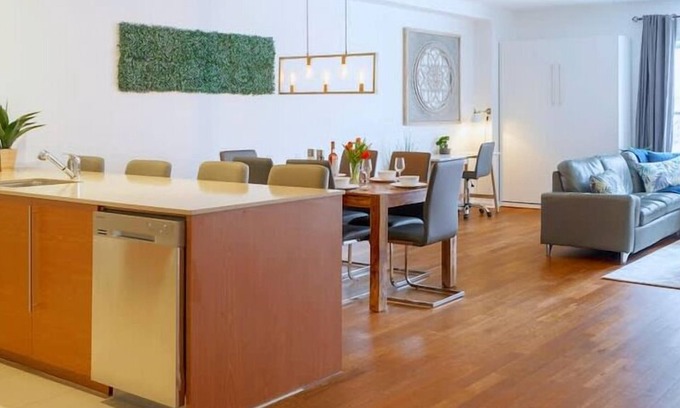 Plateau Mont Royal Apartment | Family-Friendly Studio in Plateau with 3 Beds & Top Reviews