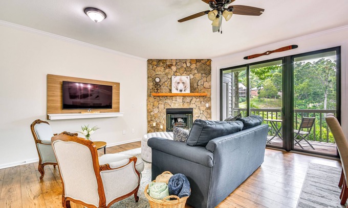 Mountain Air Condo | Inviting Family-Friendly Condo with Balcony & Spa Amenities