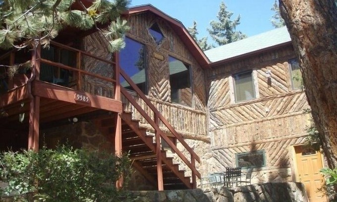 Cascade-Chipita Park House | Guest Rated 10/10: Spacious Retreat with Spa and Firepit